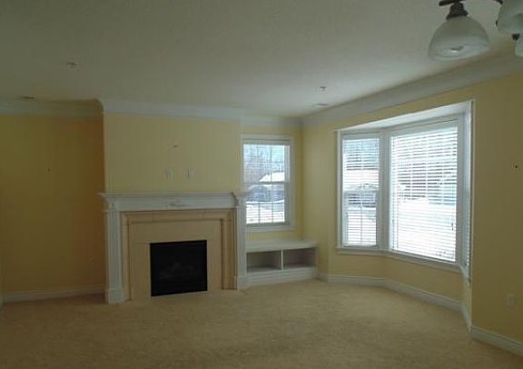2nd image of 3233 Wexford Dr