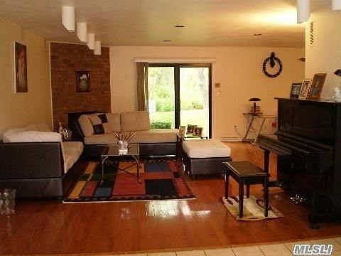 1st image of 37 Windsor Gate Dr