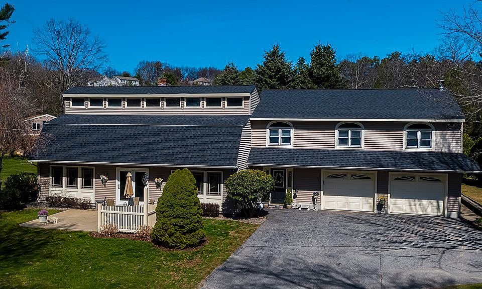 1st image of 15 Wysteria Ln