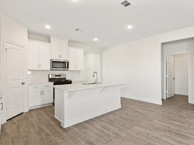 324 Amenduni Ln — Photo 12