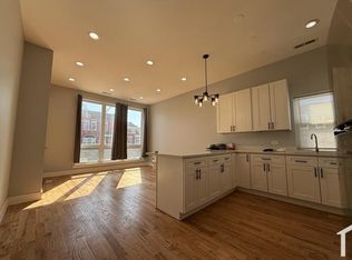 2740 W Jackson Blvd #2, Chicago, IL 60612