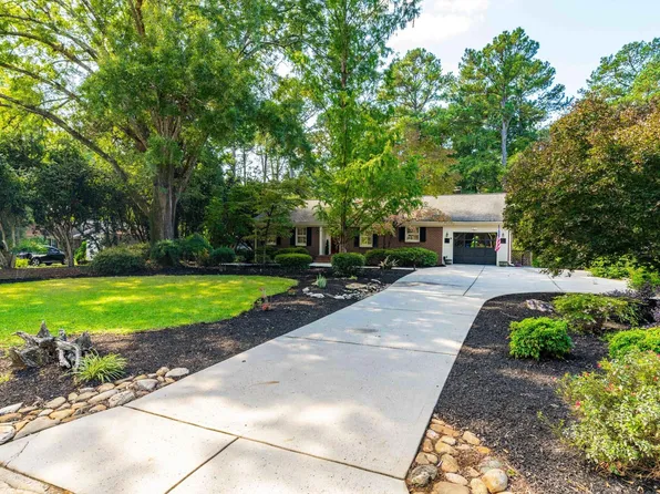 4713 Glen Forest Dr, Raleigh, NC 27612