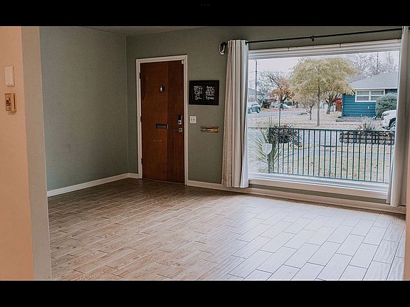 5th image of 1510 Pearl St NE