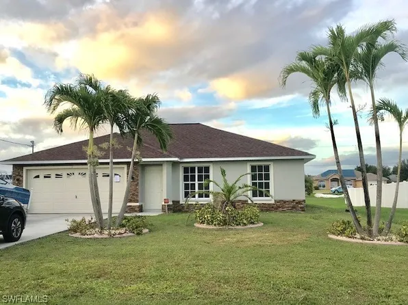 207 Blackstone Dr, Fort Myers, FL 33913
