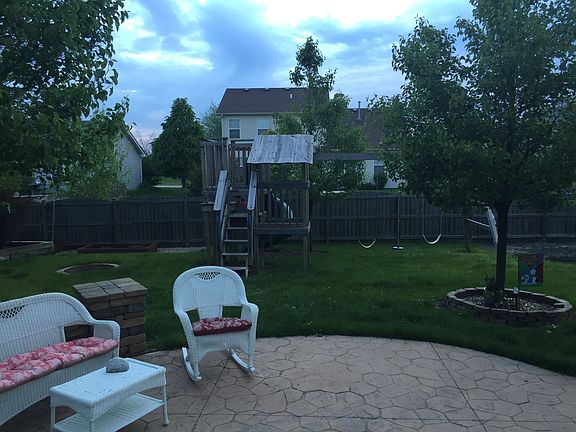 3rd image of 3407 White Oak Dr