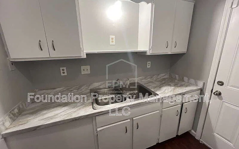 2 bed, 1.0 bath, 859 sqft, $800 — Photo 4