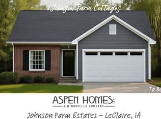 604 15th St N, Le Claire, IA