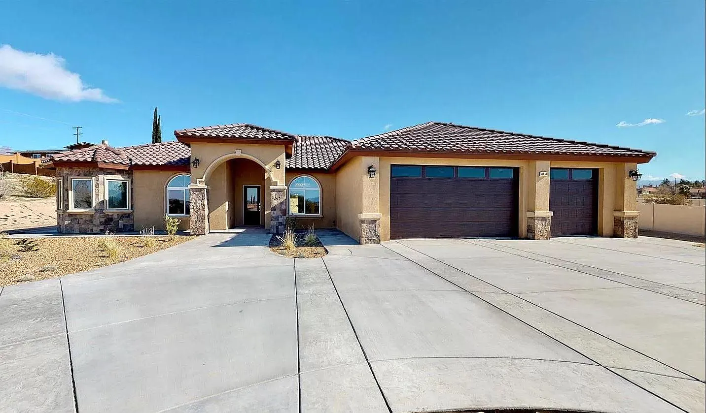 13827 Larch Rd — Photo 1