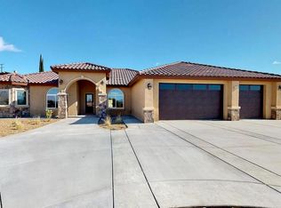 13827 Larch St, Oak Hills, CA 92344