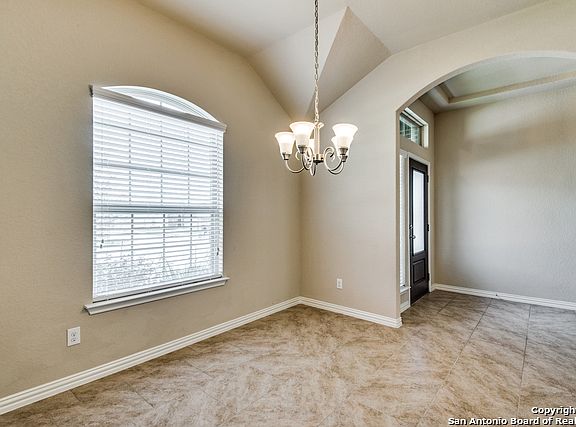 5th image of 105 Fernwood Dr