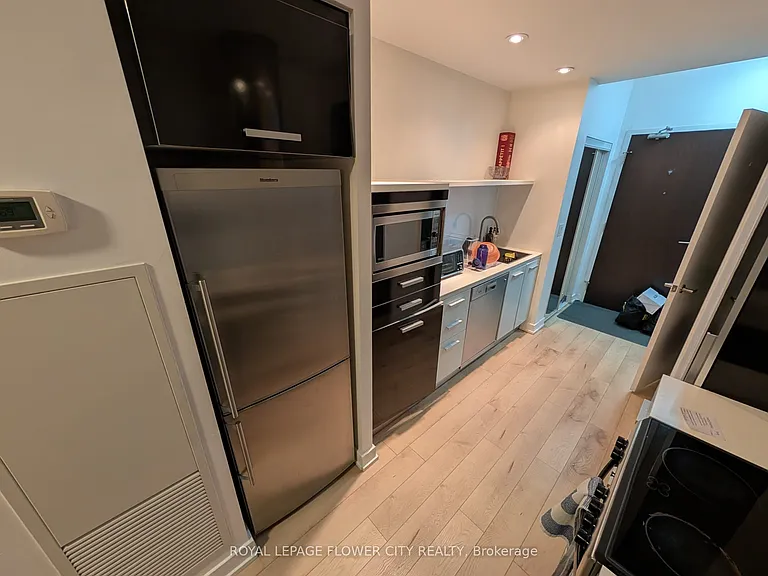 38 NW Dan Leckie Way #503 — Photo 2