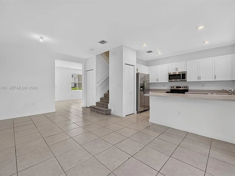 1586 SE 27th Ter #1586 — Photo 7