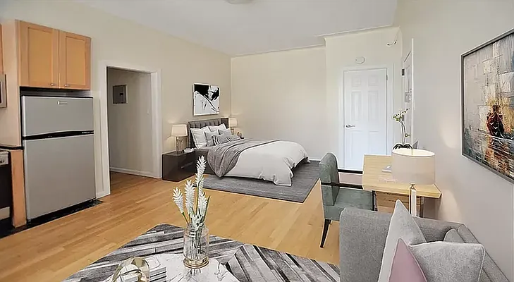 Rented by Manhattan Realty Group | media 2