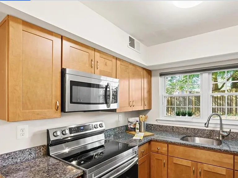 7758 New Providence Dr — Photo 4