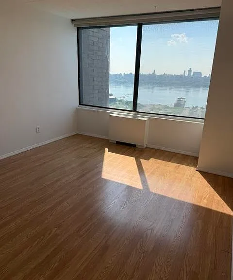 9060 Palisade Ave #705 — Photo 6