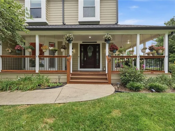 2250 SW Forestpark Pl, Lees Summit, MO 64081