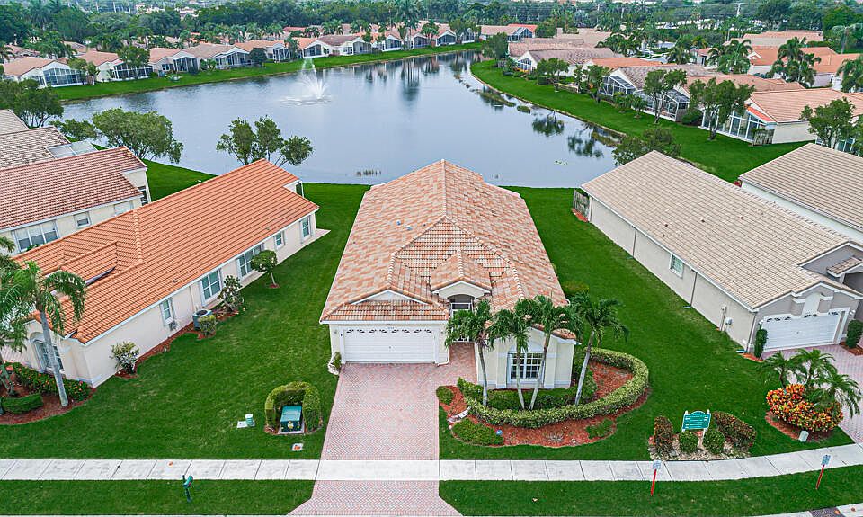 1st image of 9764 Lemonwood Way