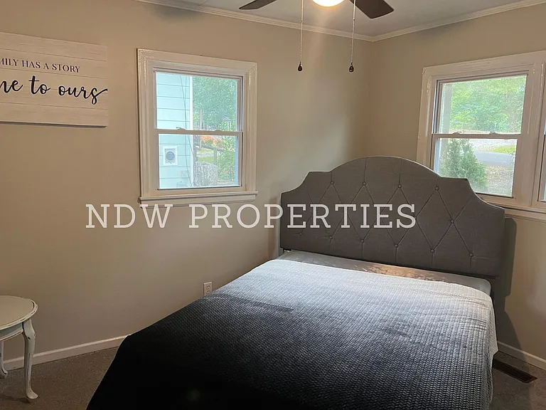 3042 Forrester St — Photo 10