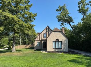 395 Surrey Ln, Crete, IL 60417