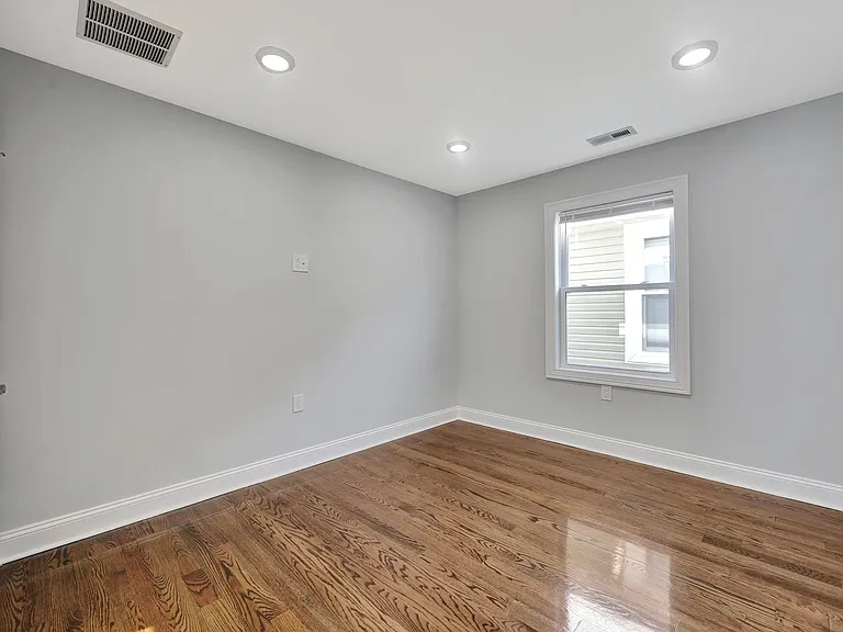 126 N 15th St #2 — Photo 13