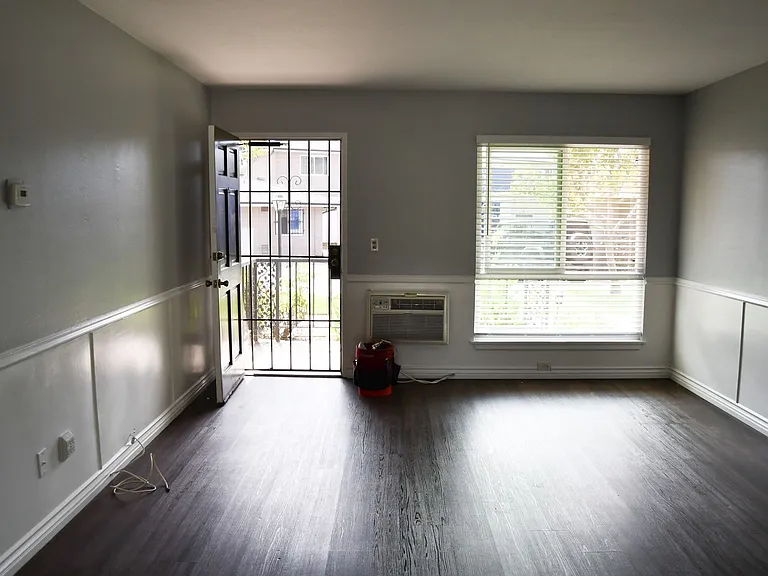 660 S Glassell St #107 — Photo 6