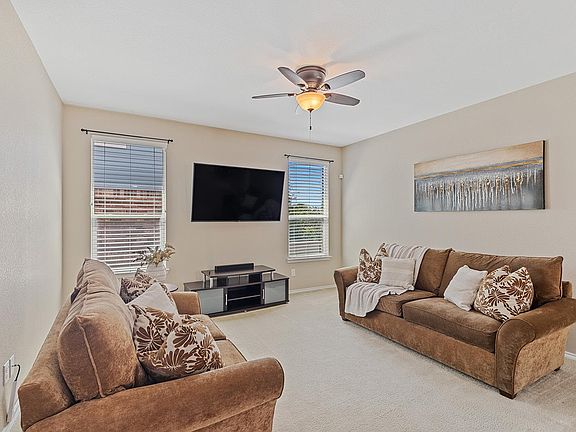 3rd image of 437 Sheepshank Dr