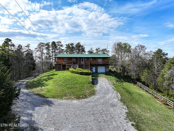 3rd image of 2440 Levee Way