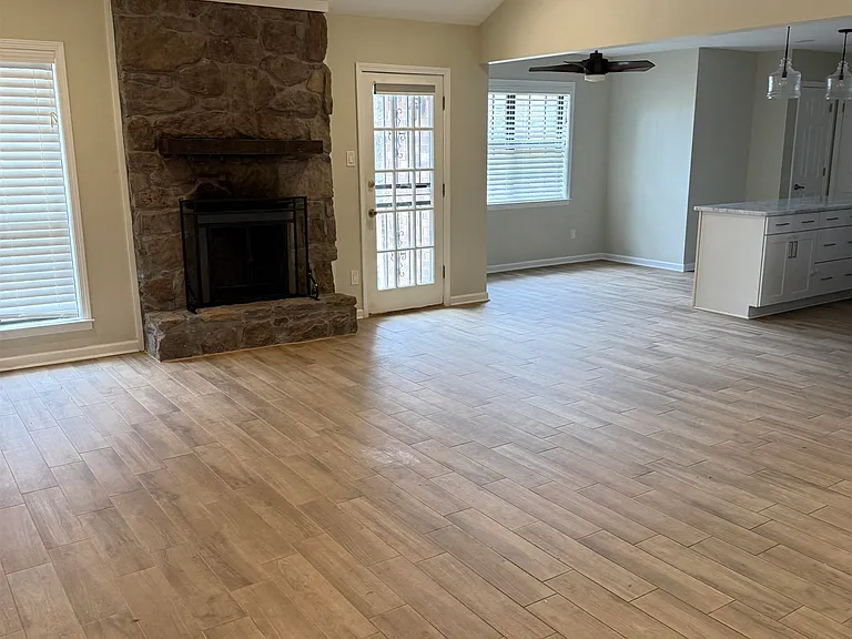 8442 Farrah Ln — Photo 7
