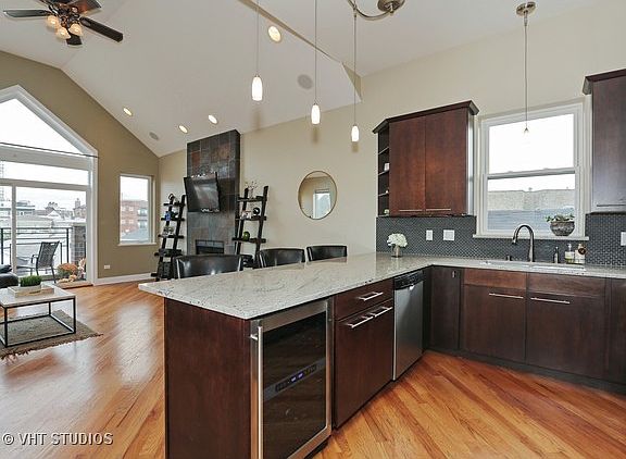 5th image of 1517 W Augusta Blvd