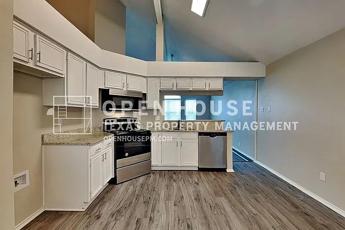 7864 Maiden Ln — Photo 7