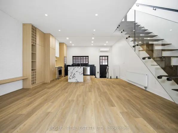 1067 College St #2, Toronto, ON M6H 1B2