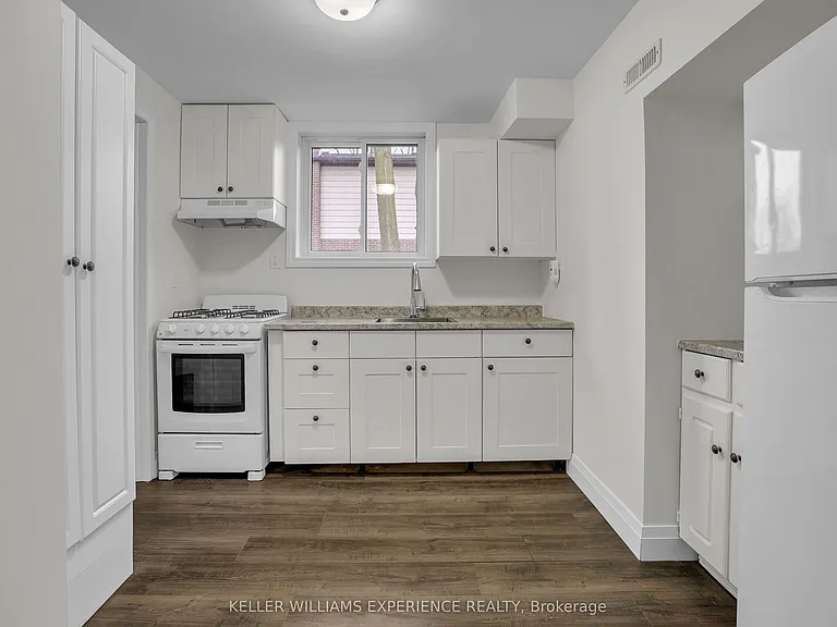 124 Springdale Dr #BASEMENT — Photo 9