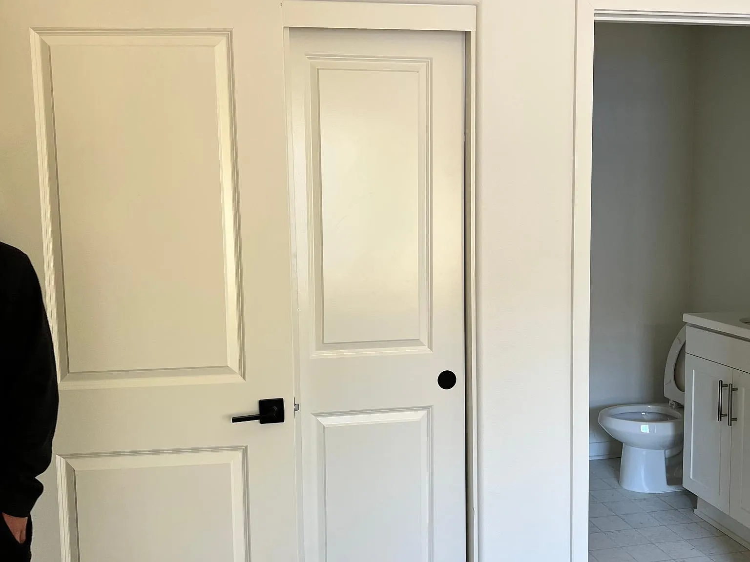 13811 Valley View Ave — Photo 3