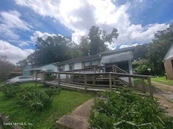1972 COLLEGE Circle, Jacksonville, FL 32209