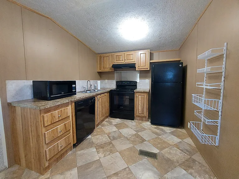 6504 Hunter St — Photo 7