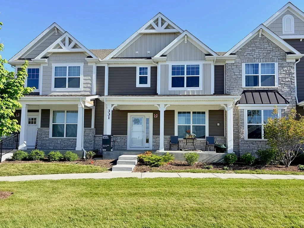 4 bed, 3.0 bath, 2461 sqft, $4,500 — Photo 1