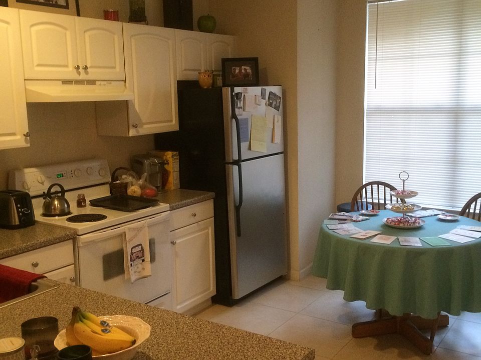 Eat in kitchen