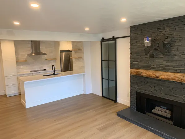 9189 Village Glen Dr, San Diego, CA