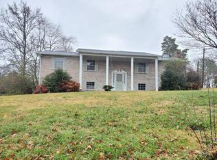 8221 Bennington Dr, Knoxville, TN 37909