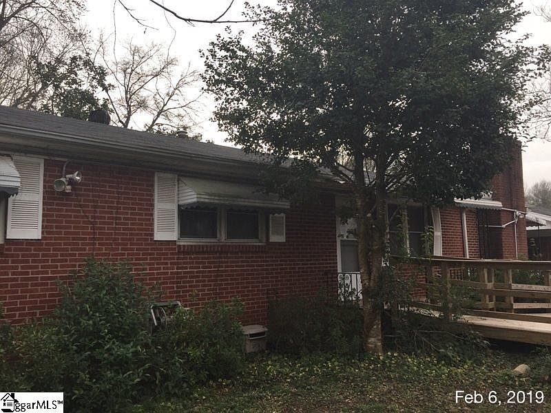 1st image of 17 Dunlap Dr