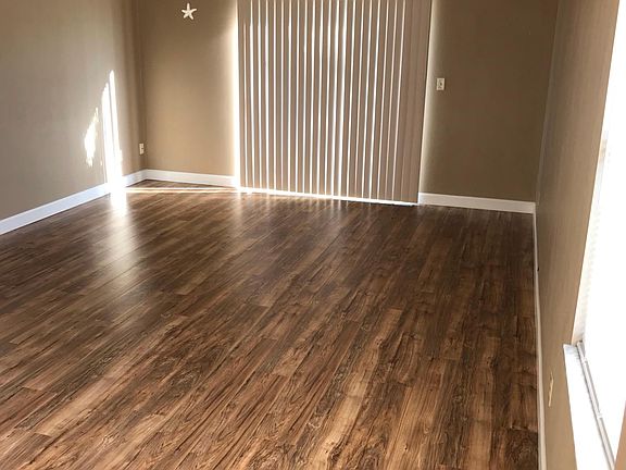 3rd image of 419 Shangri La Cir