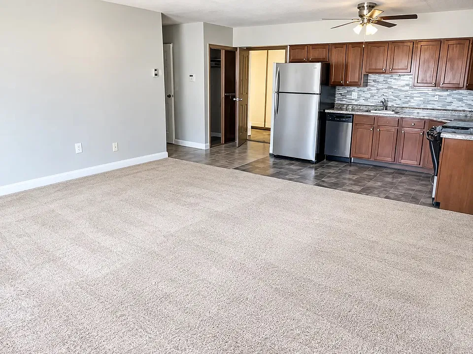 Foxwood Apartments