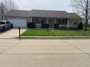 132 W Hunters Rdg, Valmeyer, IL 62295
