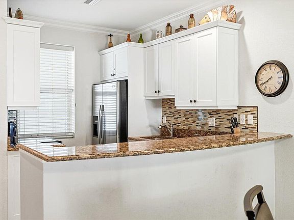 5th image of 140 Palm St #207
