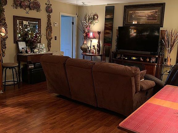 4th image of 106 Moss Ln APT E