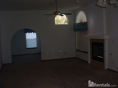 5th image of 11215 Malaguena Ln NE