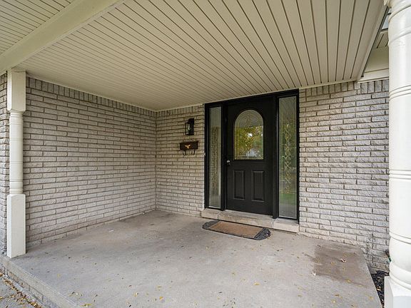 3rd image of 2550 Esch Ave