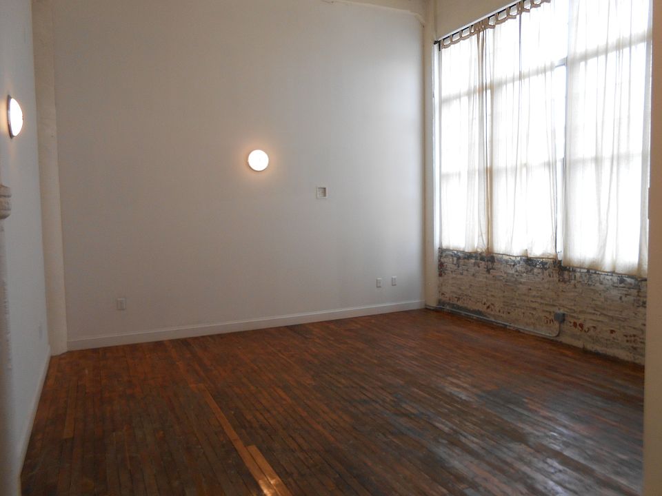 2nd image of 30 Arbor St Ste 11