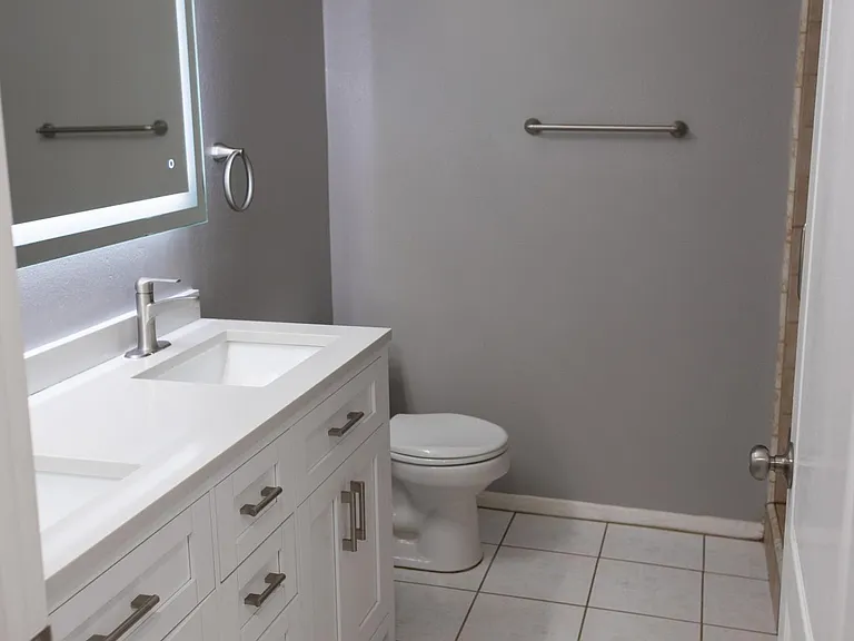 13030 Valleyheart Dr #108 — Photo 35