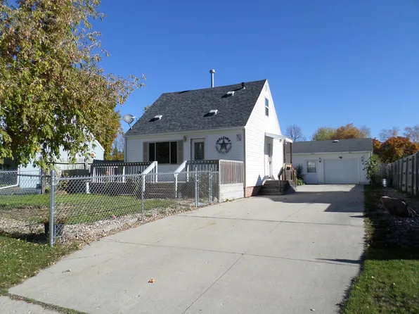 950 Tindolph Ave, Thief River Falls, MN 56701
